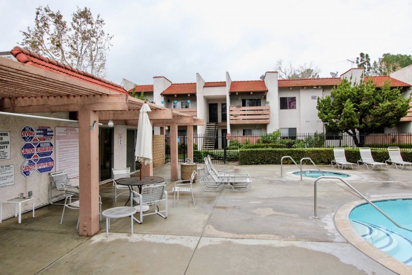 the quail meadows is a nice swimming pool of the tustin city in california state