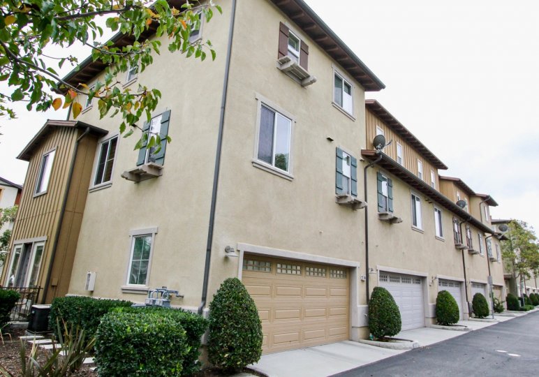 Fabulous view of Villa near road point with parking and trees in Tustin Field of Tustin