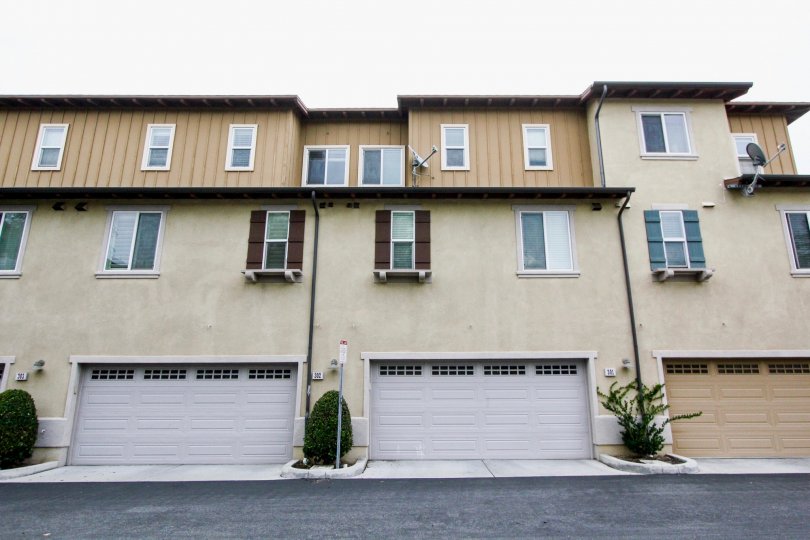 A three-storey townhouse with three-color paints in the Tustin Field community.