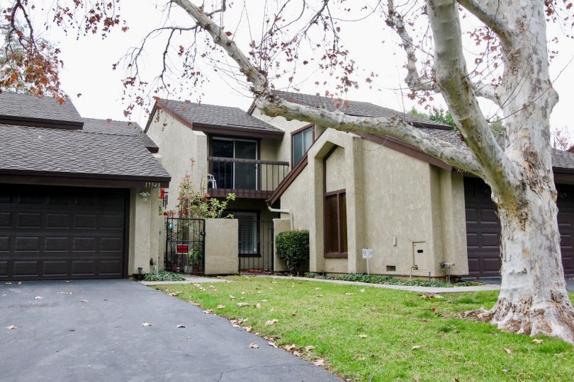 Private garden entry and garages for community of Cerro Verde in Yorba Linda, CA.
