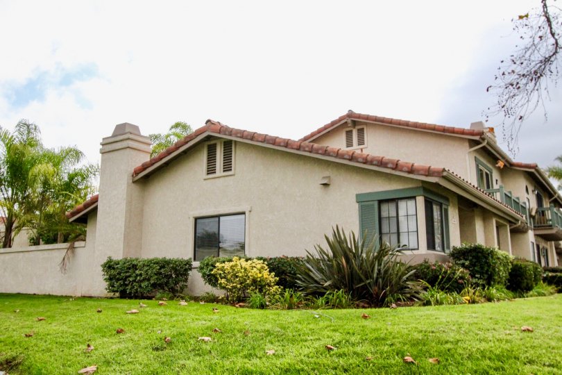 A cloudy afternoon on the lawn at Las Playas in Carlsbad, CA