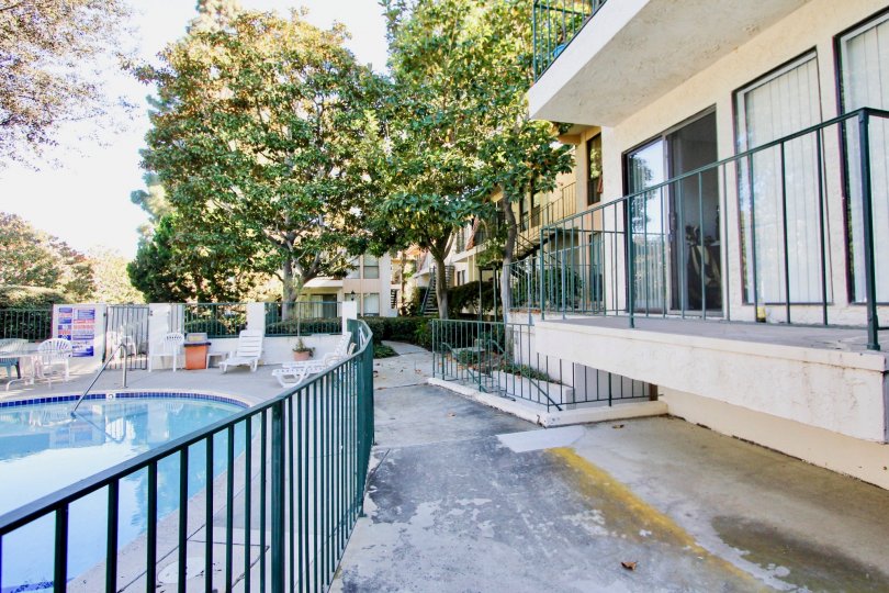 THE APARTMENT IN THE NAVARRA GARDENS WITH THE SWIMMING POOL, TABLES