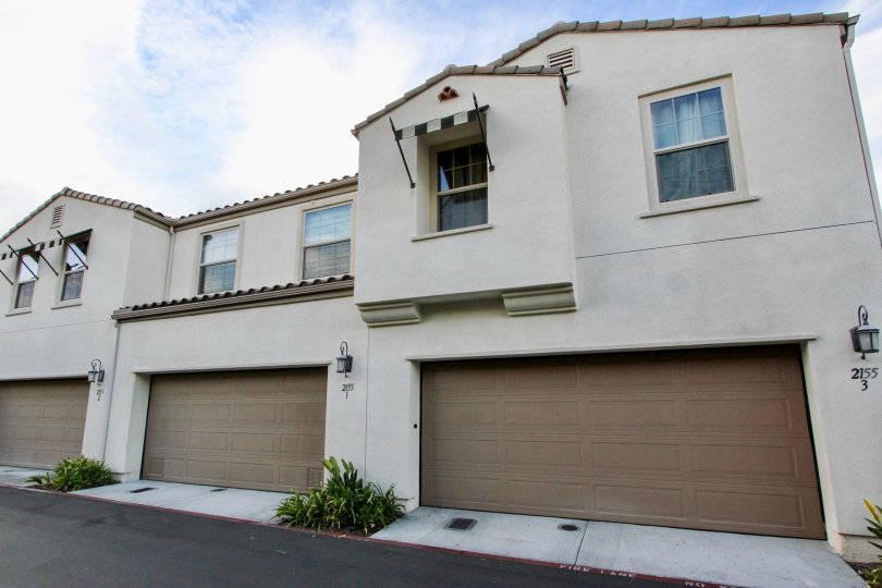 Roman style windows with double car parking in Summit at Eastlake.