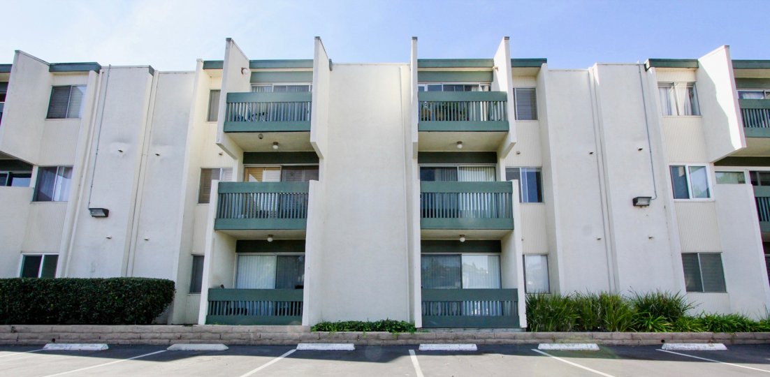 : Bay Ho,Clairemont Mesa , California,white building,balcony