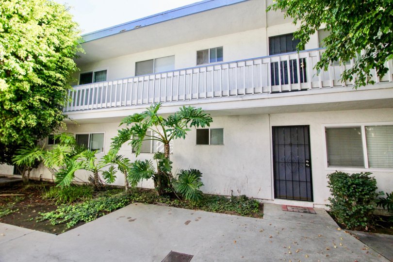Bayview Terrace, Clairemont Mesa, California,white building,black door
