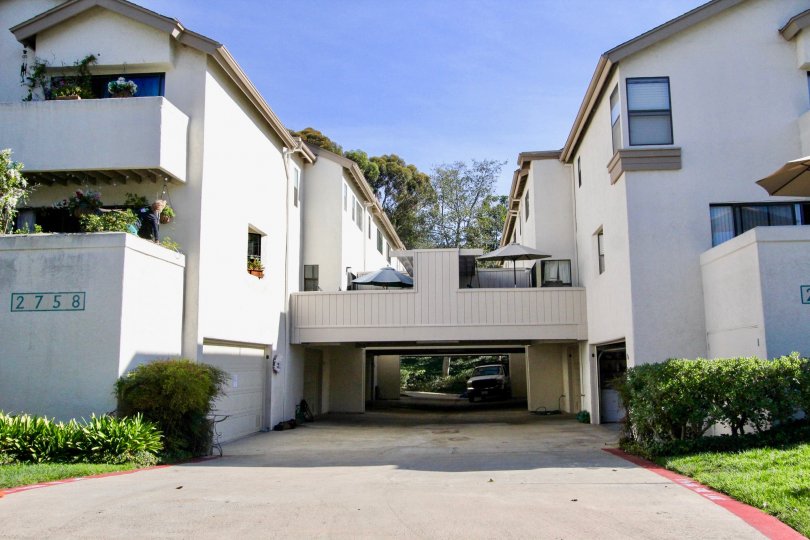 Canyon Rim ,Clairemont Mesa ,: California, blue sky,lawn