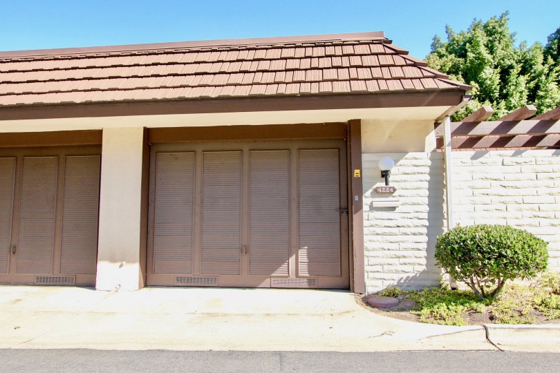 Parkaing garages in a single story building at Collwood Park in College Area California