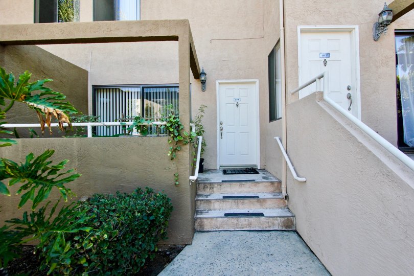 Stairway and entrance at Glen-ridge in College Area California