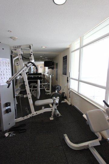 Well equipped fitness room for staying in shape at Discovery.