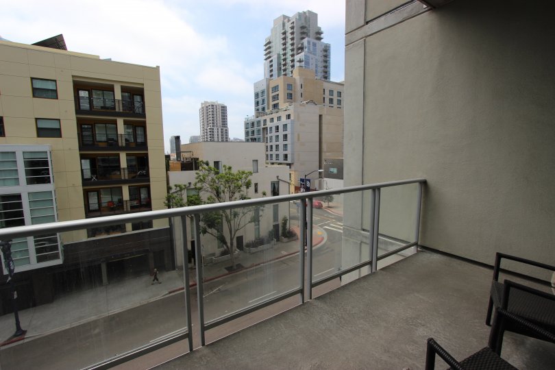 A balcony in the Fahrenheit reminding me off the those groovy rainy days.
