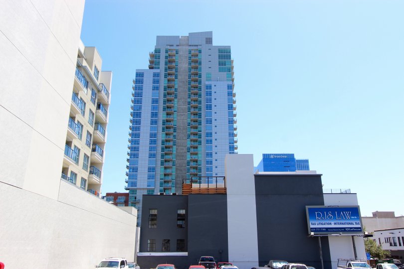 Huge skyscraper with adjoining buildings in The Mark.