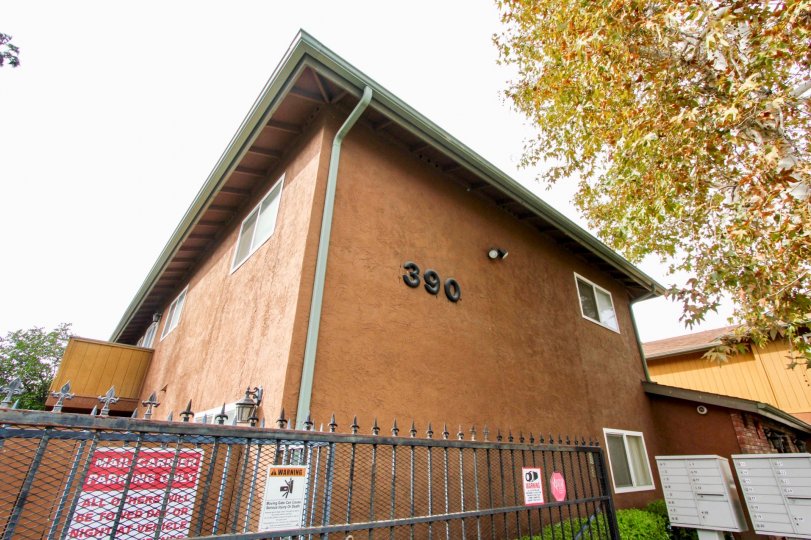 small and beautiful most attractive house with beautiful tree with comfortable climate visit with family in weekend