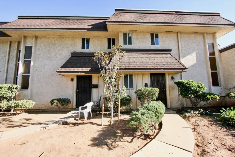A two-storey house with no lawn in Villa Grande village.