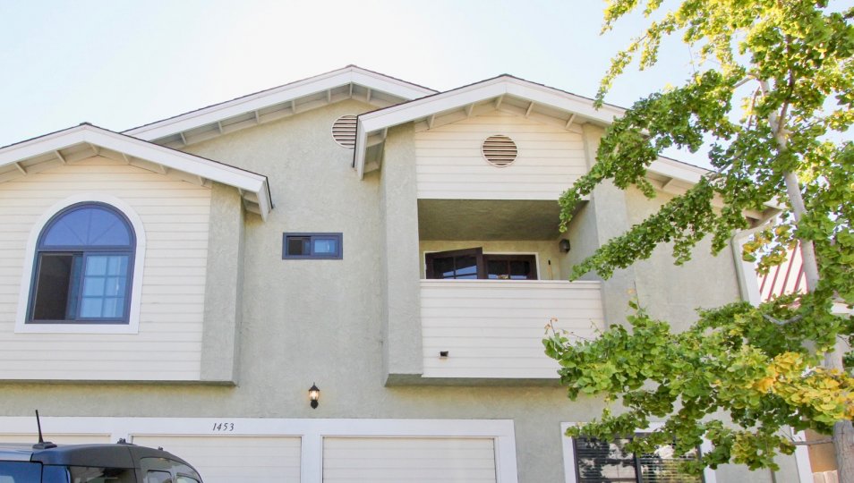 The Apartment in Vantage II is numbered 1453 and car is parking