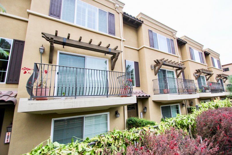 the Ziani in la jolla most attractive building nice garden comfortable climate with balcony enjoying place visit and come