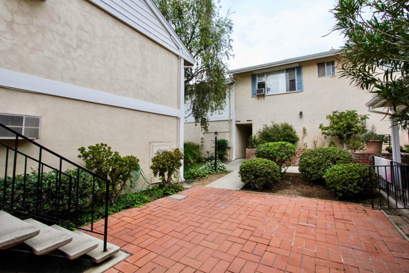 ALT="Williamsburg Square Community at La Mesa in California"