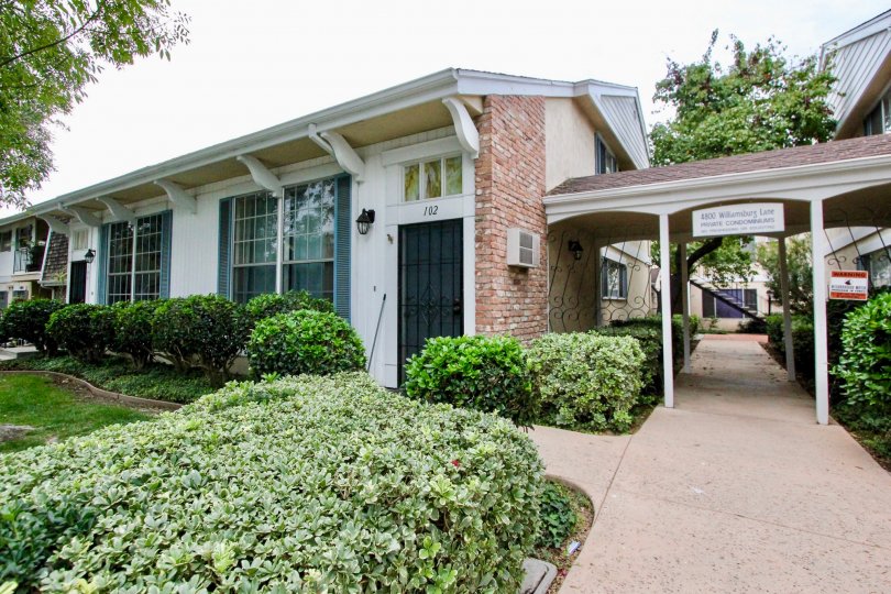 ALT="Williamsburg Square Community at La Mesa in California"