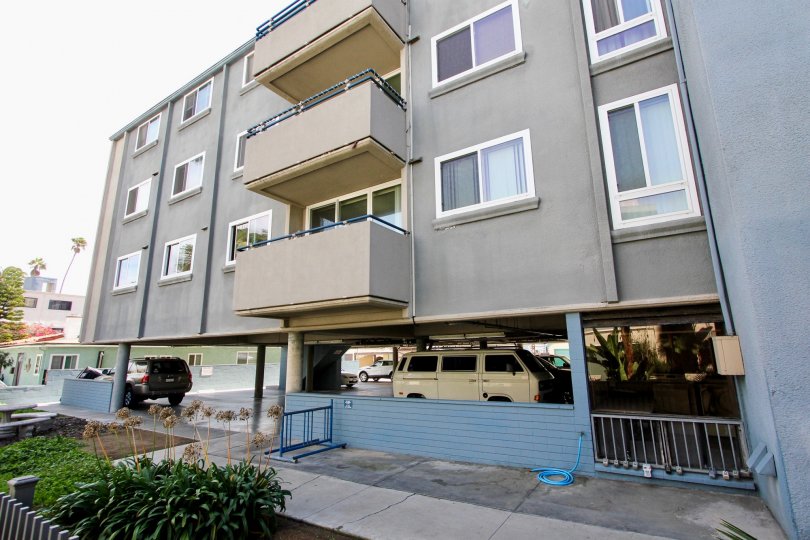 Mission Beach Towers IN MISSION BEACH FABULOUS BUNGALOW WITH CAR PARKING AND BALCONY BEAUTIFUL GARDEN CLEAN WAY