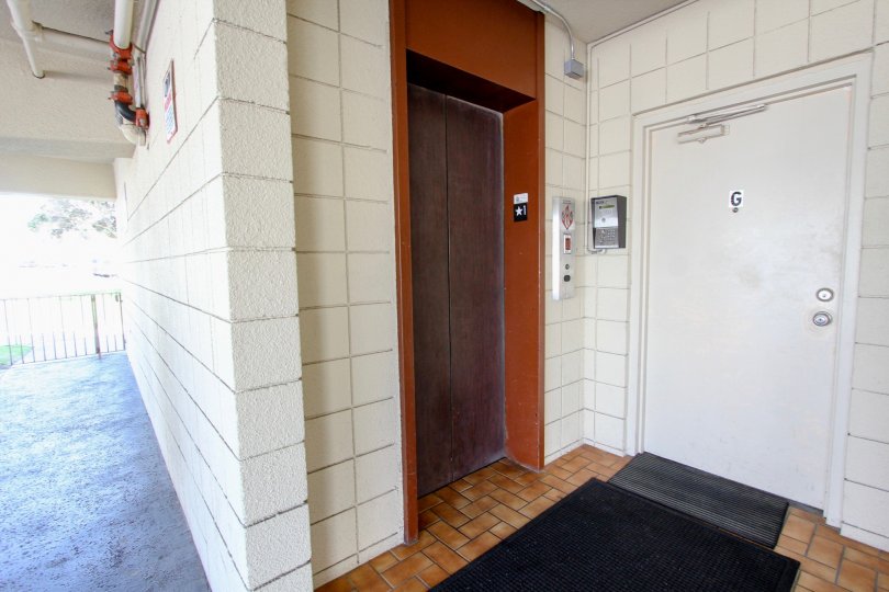 The elevator and the steps entrance in the community Santa Clara in Mission Beach California.