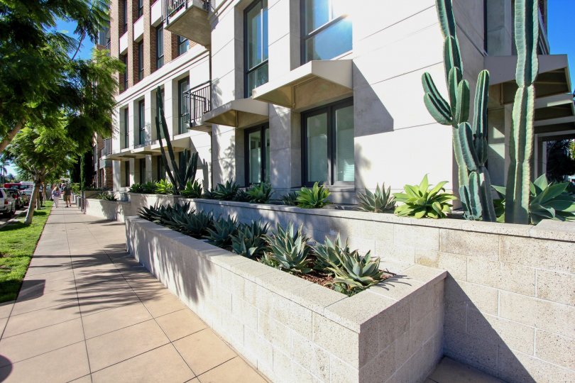 As part of the Mission Hills neighborhood, 1 Mission residents enjoy a number of eateries and night spots within a short walk or bike ride