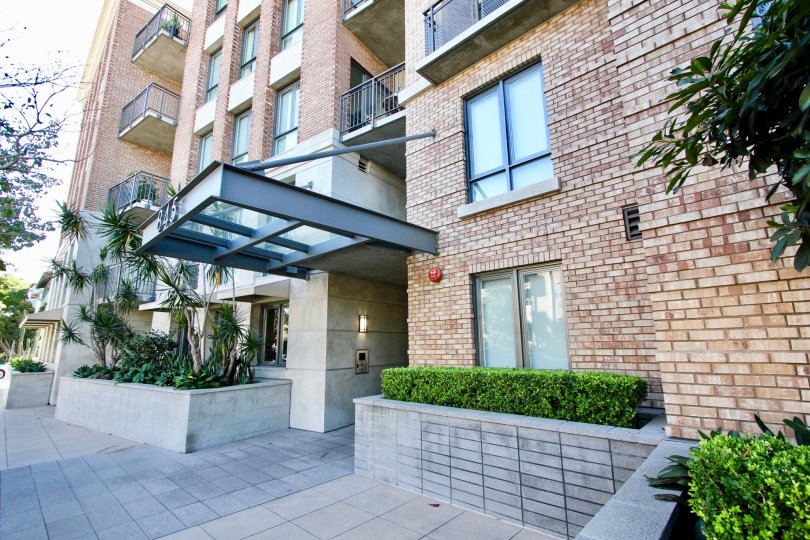 Building fron located at 1 Mission, Mission Hills, California