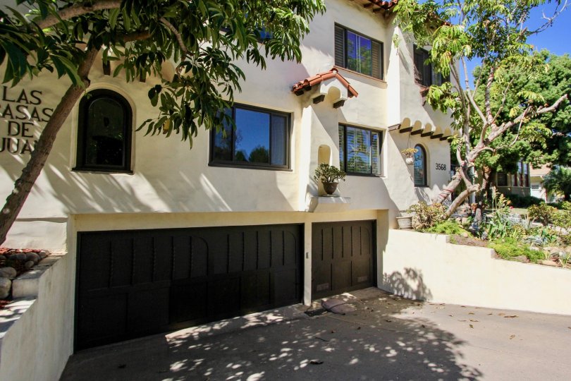 Las Casas De Juan, City: Mission Hills, car shed with black doors and beautiful windows, all closed