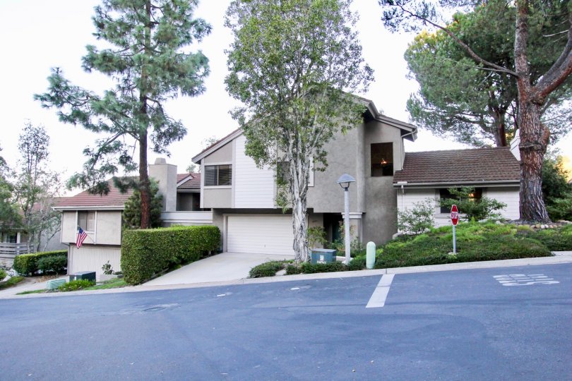 Kensington Park Villas is located less than three miles from Qualcomm and one mile from the 8 and 15 Freeways. The Planned Unit Development is centered around a large pond water feature and the modern architecture of the 145 units is characterized by high