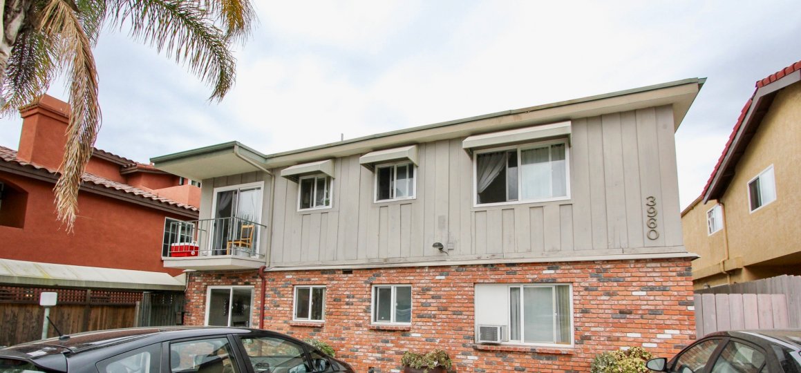 Front view of 3960 building in Arizona Estates community in North Park, CA