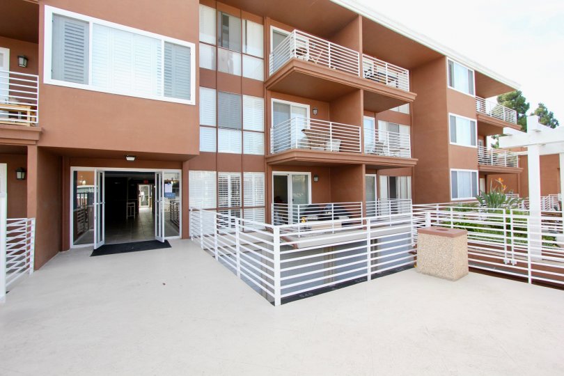 The modern age living environment with highlighted exterior walls.
