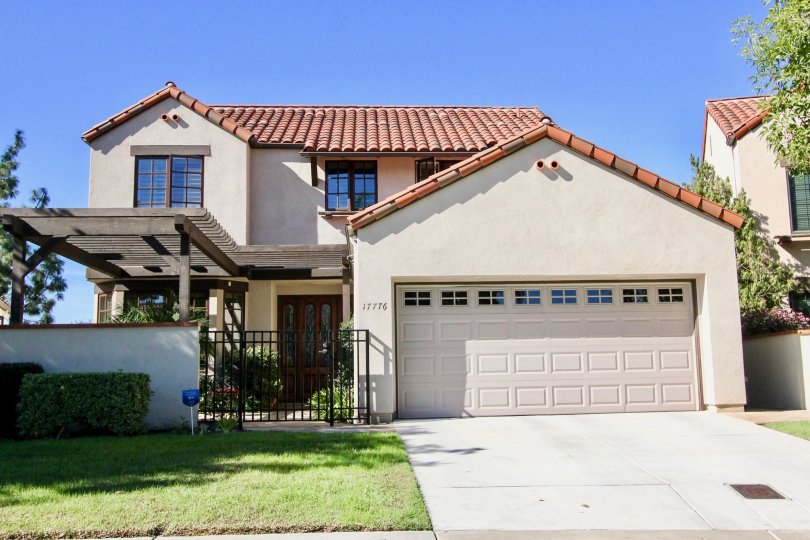 Housing with garage at Eastview in Rancho Bernardo CA