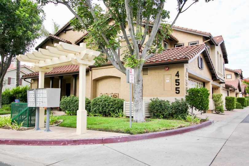 curbside picture of condo building in community of California Mariposa