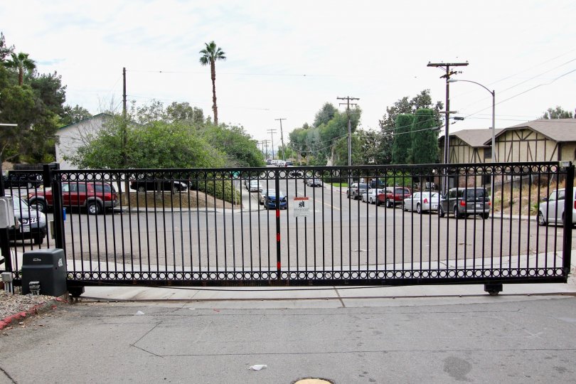 Hidden Valley  ,: Spring Valley  ,: California, black gate,electric post