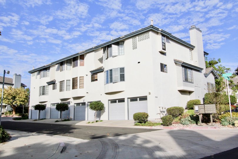 white coloured housing, big for many people, its on Cambridge Terrace university city CA