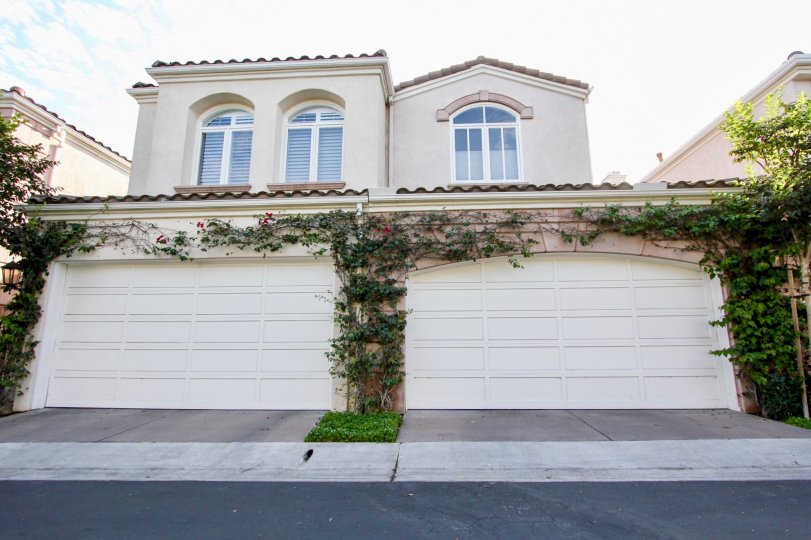 Casabella most attractive and nice house with nice color in this house and nice with beautiful parking