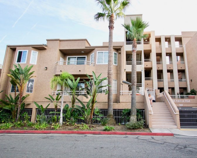 THE APARTMENT IN THE Park Place La Jolla WITH THE UPSTAIRS, BANANA TREES, PLANTS.