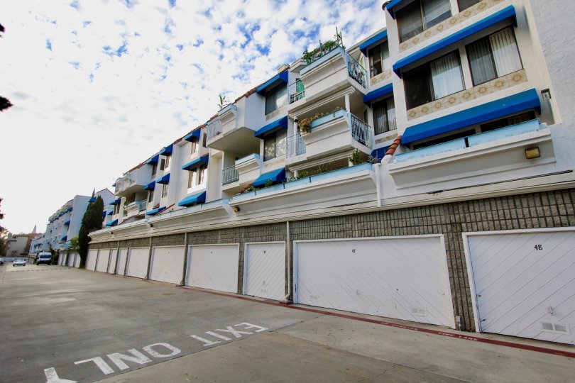 Street view of the building with compound wall in Pines of La Jolla