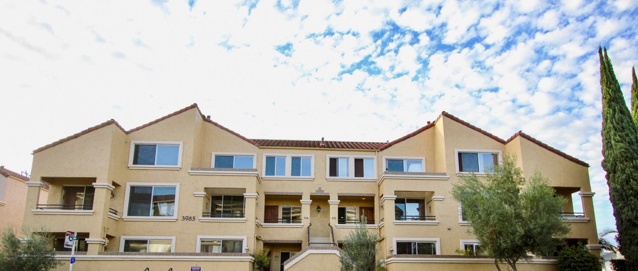 beautiful modern architecture at The Venetian in University City California