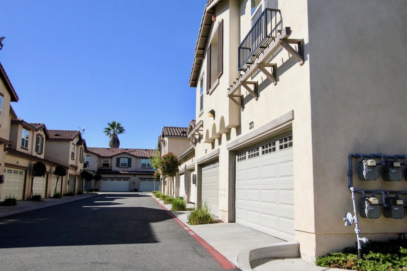 A well maintained and clean driveway sits between to condo buildings at Santa Fe Walk.