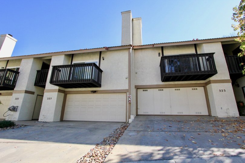 Vista Knolls nice house very attractive parking nice color in this house
