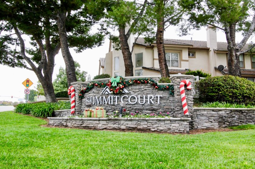 Summit Court Condos, Lofts & Townhomes For Sale | Summit Court Real ...