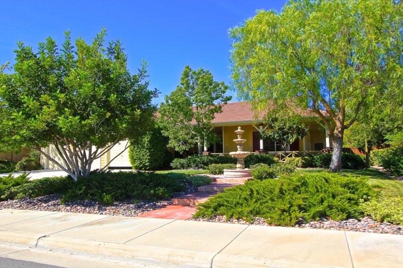 All of the homes in Murrieta Ranchos are single stories