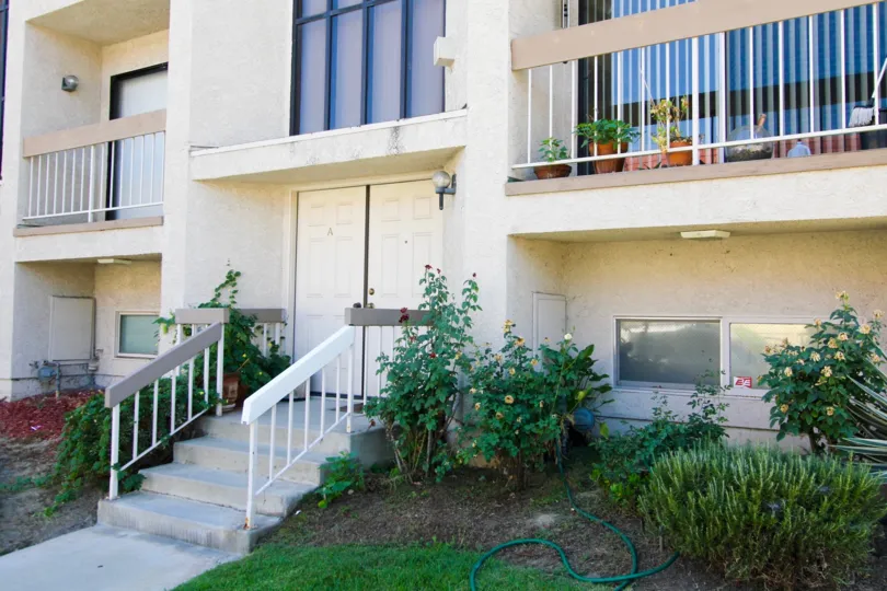The landscaping around 200 W Grand Ave in Alhambra California