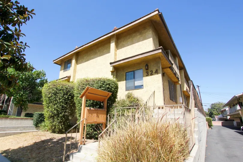 The building at 324 N Stoneman Ave in Alhambra California