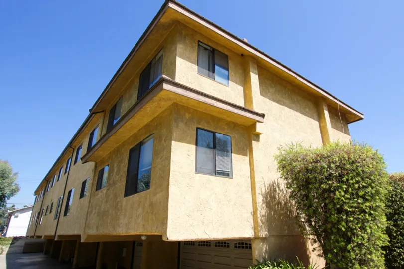 The windows in the building at 324 N Stoneman Ave