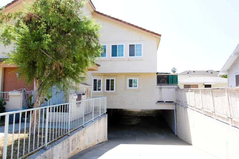 The parking at 325 S Chapel Ave in Alhambra California