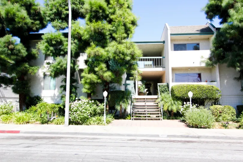 The view of 330 N Chapel Ave in Alhambra California
