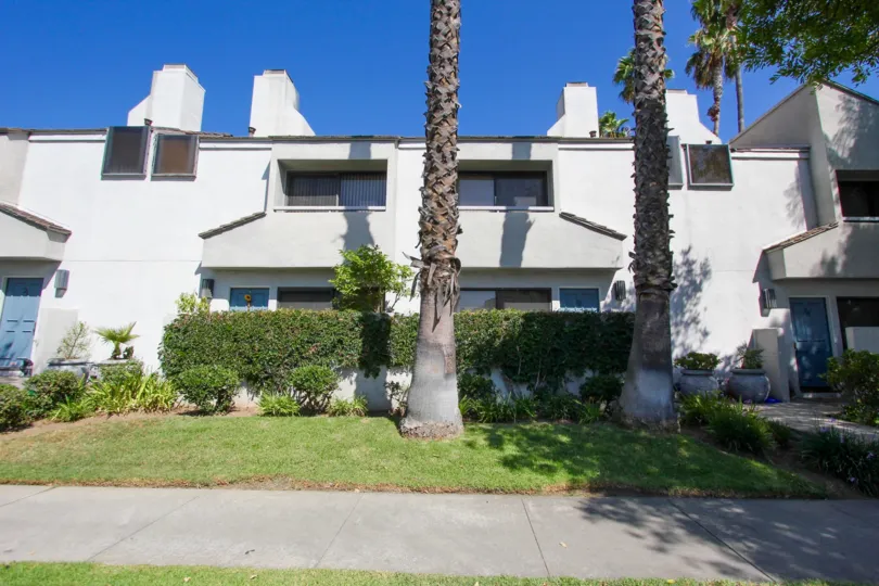 The view of Alhambra Palm Villa in Alhambra California