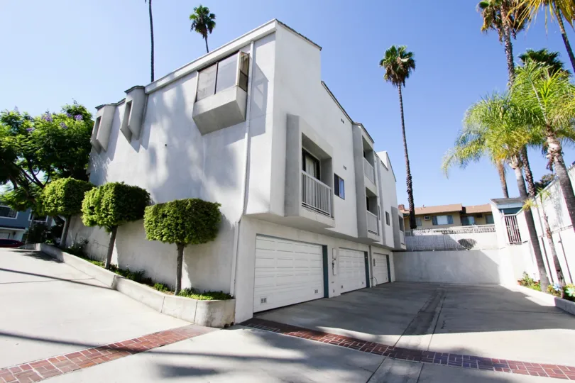 The parking for Alhambra Palm Villa