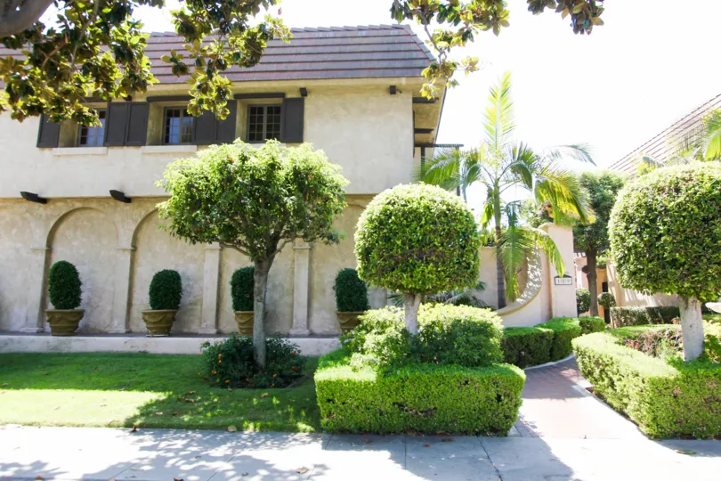 The landscaping around Alhambra Townhouse