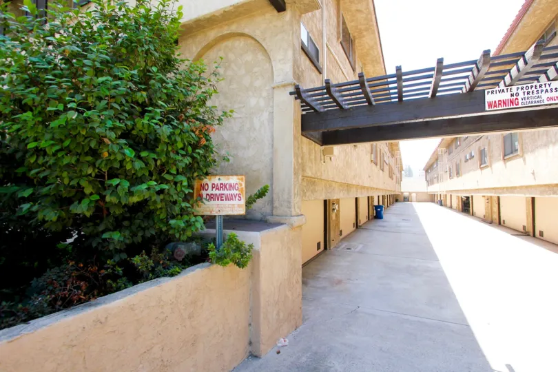 The drive into Alhambra Townhouse